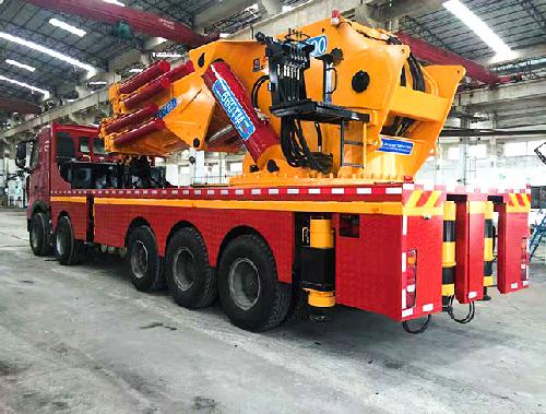 折臂吊重型起重機